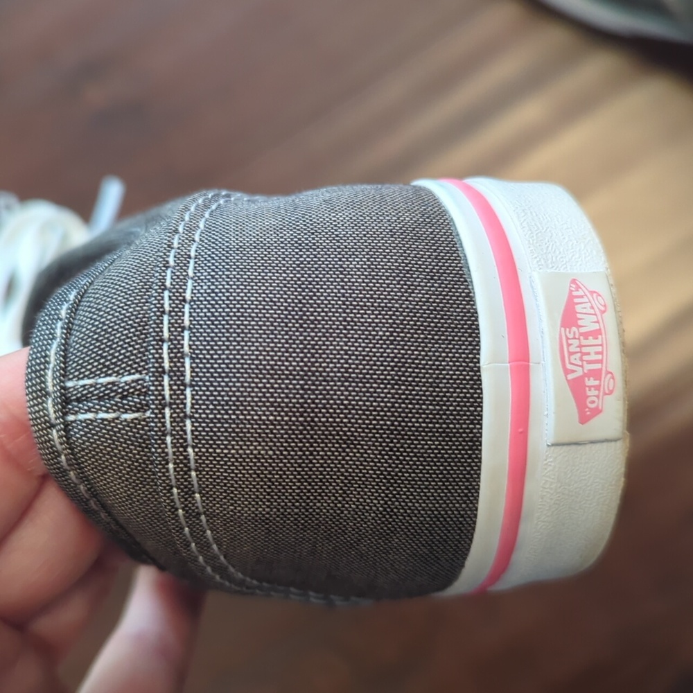 Vans - Picture 3 of 4